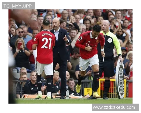 友谊赛精彩对决阿森纳与曼联战成平局引发全场热烈反响