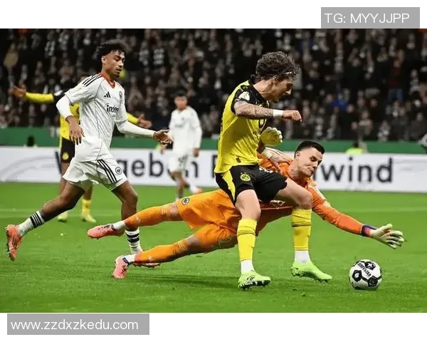 德甲焦点战曼联与多特蒙德互交白卷绝杀瞬间引发全场热议