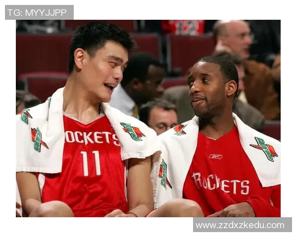 姚明与巴蒂尔的篮球传奇对决：友谊与竞争交织的精彩瞬间