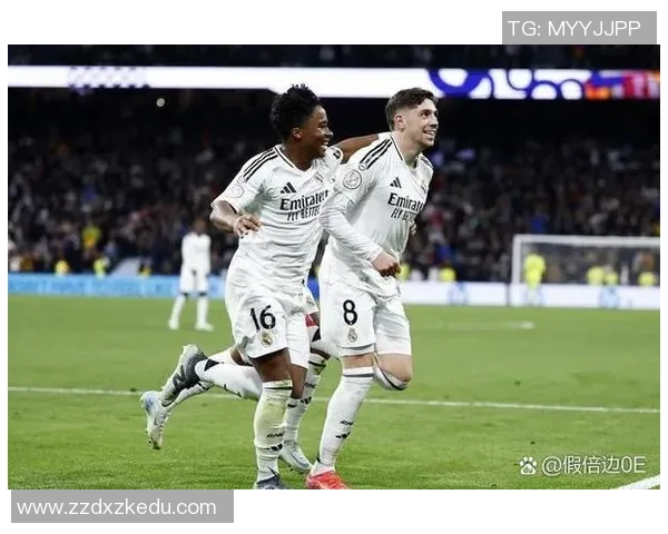 国王杯激战:拜仁与皇马0比0平局乌龙球瞬间引发全场狂欢解析 国王杯激战:拜仁与皇马0比0平局乌龙球瞬间引发全场狂欢解析